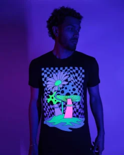 INTO THE AM Daisy Spores Tee T-Shirts & Tanks